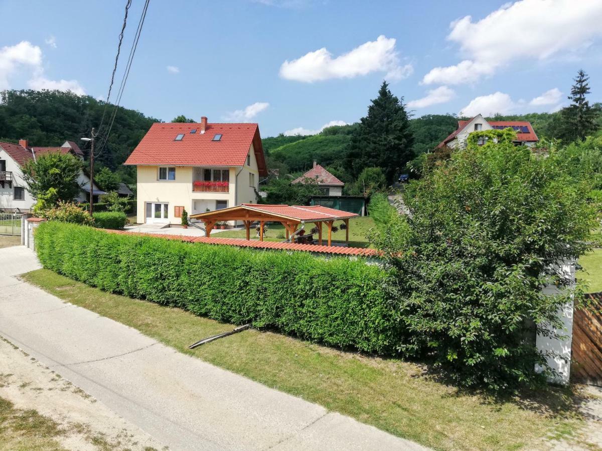 Lotuszvirag Vendeghaz Hotell Szekszárd Exteriör bild